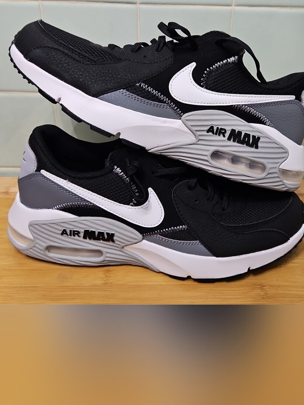 Nike Men’s Air Max Black White Gray Low-Top Sneakers Size 10.5 Men New